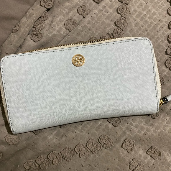 Tory Burch Robinson Zip wallet - Picture 1 of 4